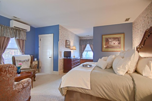 North Lodge on Oakland Bed and Breakfast image 17