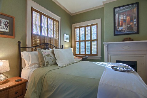 North Lodge on Oakland Bed and Breakfast image 25