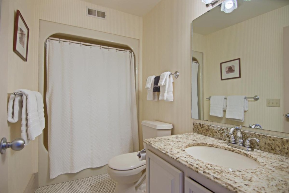 North Lodge on Oakland Bed and Breakfast