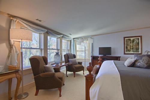 North Lodge on Oakland Bed and Breakfast image 8